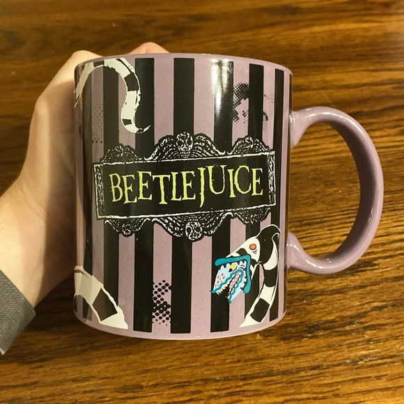 Warner Brothers Beetlejuice mug - Picture 3 of 5